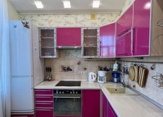 Аренда двухкомнатной квартиры, 60 м2, Хабаровский край, улица Ленина, 44