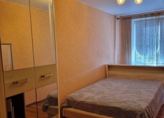 Сдается в аренду 2-комнатная квартира, 45 м2, Крым, улица Сергея Борзенко, 2