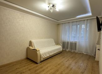 Сдается 1-ком. квартира, 34 м2, Оренбург, улица Чкалова, 53