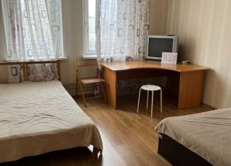 Сдаю 1-ком. квартиру, 40 м2, Москва, Клинская улица, 18к1