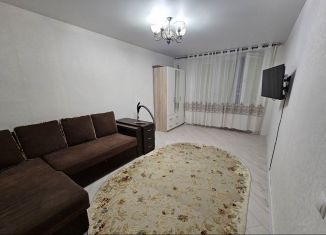 Сдаю 1-ком. квартиру, 35 м2, Каспийск, улица М. Халилова, 12