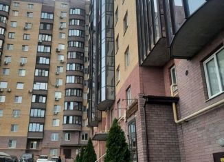 Продается двухкомнатная квартира, 65 м2, Курск, улица Перекальского, 11