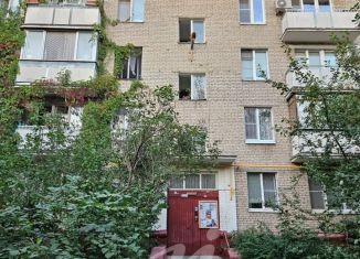 Продаю 2-ком. квартиру, 43 м2, Москва, Новощукинская улица, 9