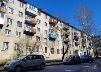 Продам 1-ком. квартиру, 29 м2, Ленинградская область, Офицерская улица, 4