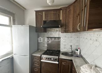 Продам 4-комнатную квартиру, 60 м2, Волгоград, улица 51-й Гвардейской Дивизии, 57, Дзержинский район