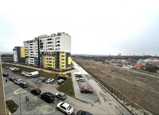 Продаю 2-ком. квартиру, 56 м2, посёлок городского типа Молодёжное, Парковая улица, 3