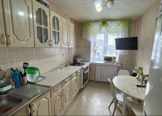 Продается 3-комнатная квартира, 70.3 м2, Татарстан, улица Комарова, 22