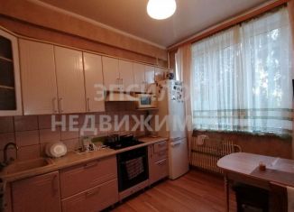 Трехкомнатная квартира на продажу, 97 м2, Курск, улица Карла Маркса, 72к15