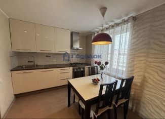 Продажа трехкомнатной квартиры, 75.2 м2, Каменск-Уральский, улица Суворова, 32