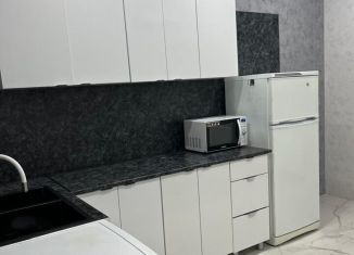 Продается трехкомнатная квартира, 109 м2, Новороссийск, Солнечная улица, 2к2