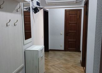 2-ком. квартира в аренду, 54 м2, Каспийск, улица Ленина, 98А