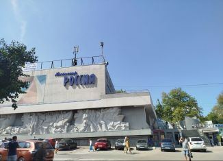 Продаю 2-ком. квартиру, 47 м2, Севастополь, улица Ефремова, 10