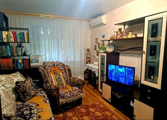 Продам 1-ком. квартиру, 31 м2, Таганрог, улица Лизы Чайкиной, 39