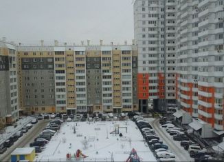 Сдается 1-ком. квартира, 38 м2, Челябинск, улица Братьев Кашириных, 87А