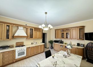 Продам трехкомнатную квартиру, 160 м2, Белгород, Нагорная улица, 25А, Восточный округ