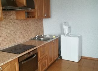 Сдаю 1-комнатную квартиру, 40 м2, Тюмень, улица Карла Маркса, 8