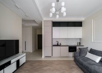 Сдается в аренду 3-ком. квартира, 75 м2, Москва, Мантулинская улица, 9к4