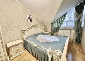 Продается 3-комнатная квартира, 106 м2, Ставрополь, улица Ленина, 31