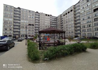 Аренда трехкомнатной квартиры, 85250 м2, Каспийск, Молодёжная улица, 2к4