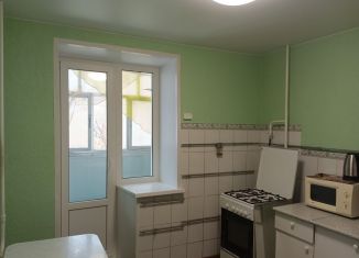 Продаю 2-комнатную квартиру, 49.7 м2, Камбарка, улица Суворова, 30