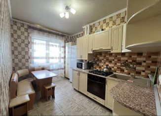 Сдается 2-ком. квартира, 60 м2, Анапа, улица Ленина, 180к1