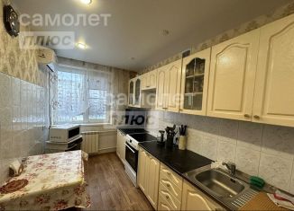 Продается 3-комнатная квартира, 65 м2, Ставропольский край, улица Доваторцев, 46к3