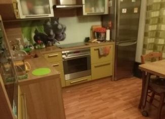 Продается трехкомнатная квартира, 78 м2, Екатеринбург, метро Уралмаш, Парниковая улица, 12