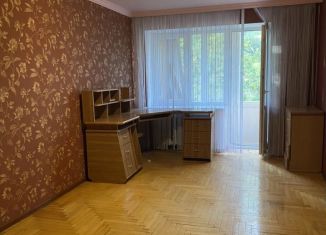 Сдаю 2-ком. квартиру, 44 м2, Ессентуки, улица Долина Роз, 10