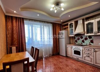 Продам 2-ком. квартиру, 76 м2, Ставропольский край, улица Матросова, 65Ак1