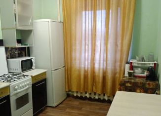 Сдам в аренду четырехкомнатную квартиру, 88 м2, Коми, улица Газовиков, 1