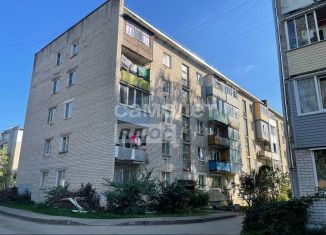 Продается 2-комнатная квартира, 45 м2, Ярославская область, улица 50 лет Комсомола, 7