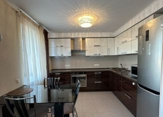 3-комнатная квартира в аренду, 76 м2, Тольятти, Спортивная улица, 18