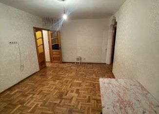 Сдам 3-ком. квартиру, 65 м2, Махачкала, улица Азиза Алиева, 5