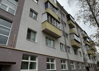 Продажа 1-комнатной квартиры, 32 м2, Заинск, улица Рафикова, 8