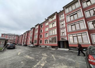 Продам 1-комнатную квартиру, 39 м2, Нальчик, улица Шогенова, 8, район Дубки