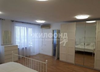 Сдается 2-ком. квартира, 90 м2, Новосибирск, улица Челюскинцев, метро Сибирская