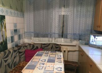 Продам 3-ком. квартиру, 59 м2, Курская область, улица Крюкова, 16А