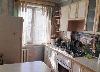 Продаю трехкомнатную квартиру, 60 м2, Азов, улица Пушкина, 115