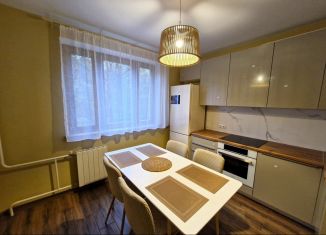 Продажа 3-комнатной квартиры, 73.2 м2, Москва, Измайловский бульвар, 32, метро Измайловская