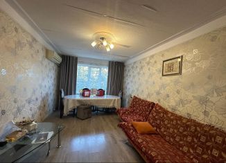 Сдается в аренду 3-комнатная квартира, 70 м2, Армавир, улица Тургенева, 296/1