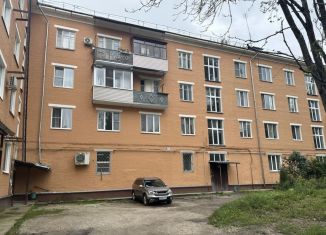 Продается трехкомнатная квартира, 75 м2, Алексин, улица Металлистов, 6