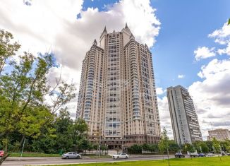 Продаю 3-ком. квартиру, 121.1 м2, Москва, Давыдковская улица, 3