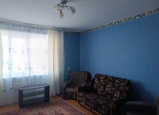 Сдаю 2-комнатную квартиру, 50 м2, Ейск, Красная улица, 47/5