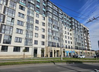 Продаю 3-комнатную квартиру, 82 м2, Калининград, Московский район, Батальная улица, 65Б