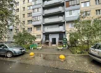 Продается двухкомнатная квартира, 52.6 м2, Санкт-Петербург, проспект Ударников, 38к2, метро Проспект Большевиков