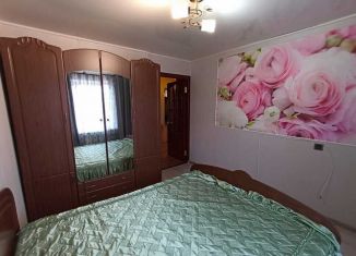 Продается трехкомнатная квартира, 62 м2, Крымск, улица Маршала Жукова, 10