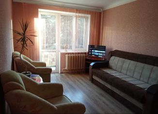 Сдаю в аренду 2-ком. квартиру, 50 м2, Алушта, улица Ленина, 45