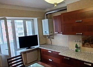 Продается 3-ком. квартира, 87 м2, Ставропольский край, улица Орджоникидзе, 81к3