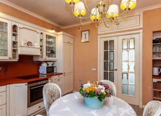 Продажа трехкомнатной квартиры, 129.3 м2, Москва, улица Врубеля, 8