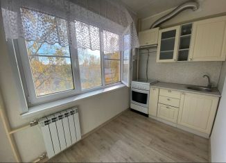 Продам трехкомнатную квартиру, 62 м2, Новгородская область, Большая Санкт-Петербургская улица, 120